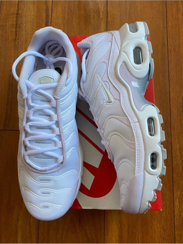 Nike tn white